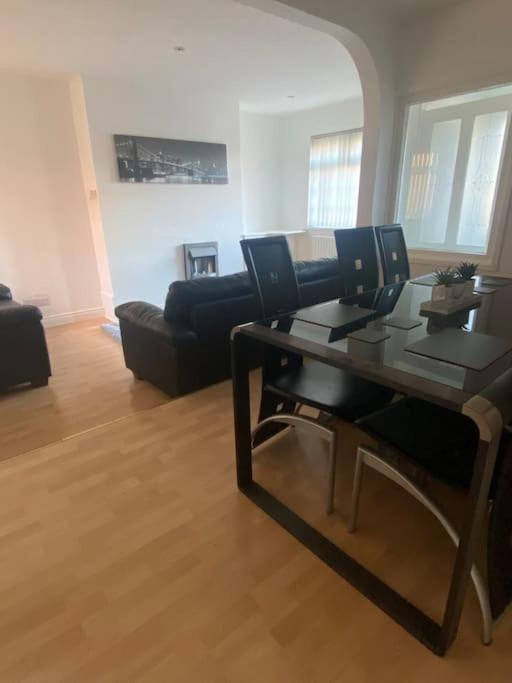 Modern Two Bed House Close To City Centre Белфаст Екстер'єр фото